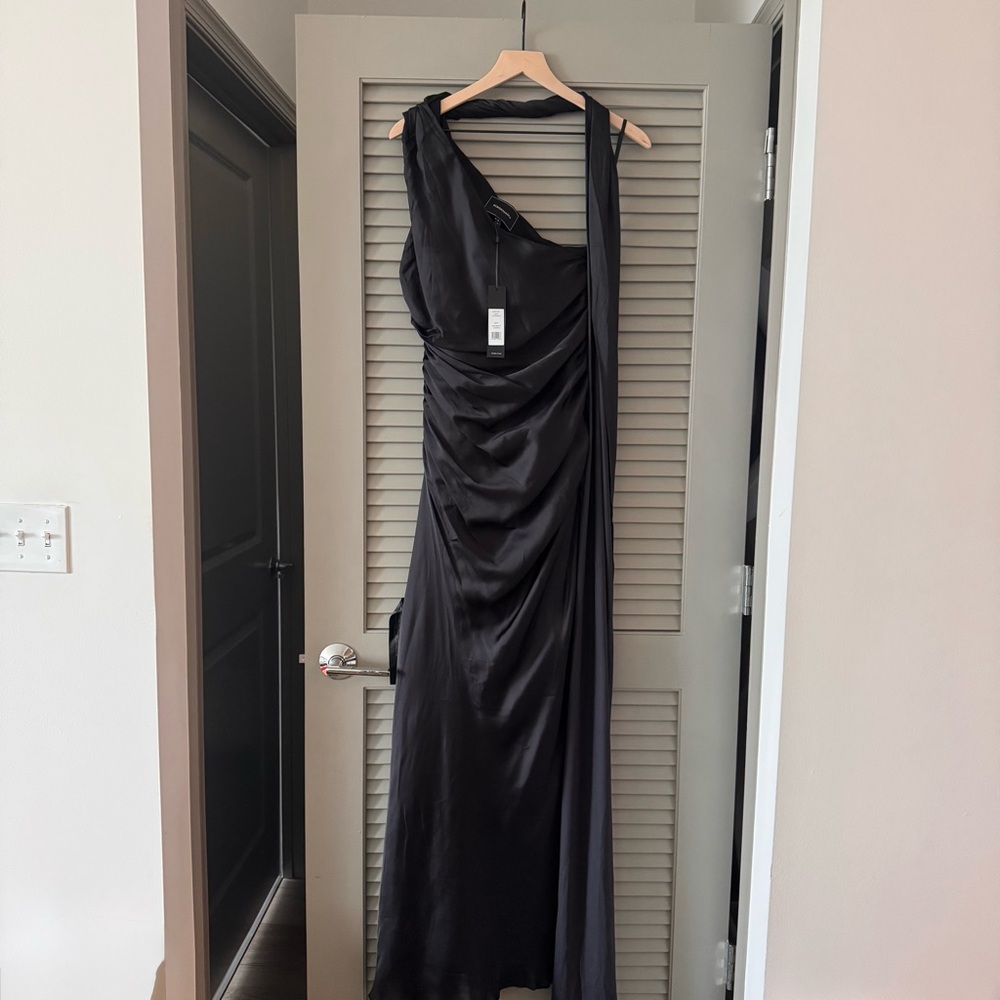 BCBGMaxAzria | Black One-Shoulder Briar Satin Maxi Gown w/ Side Slit ~ NWT US 4 - Picture 9 of 11